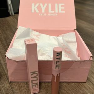 NWT Kylie Cosmetics Matte Liquid Lipstick Bare 700 (2 pack)